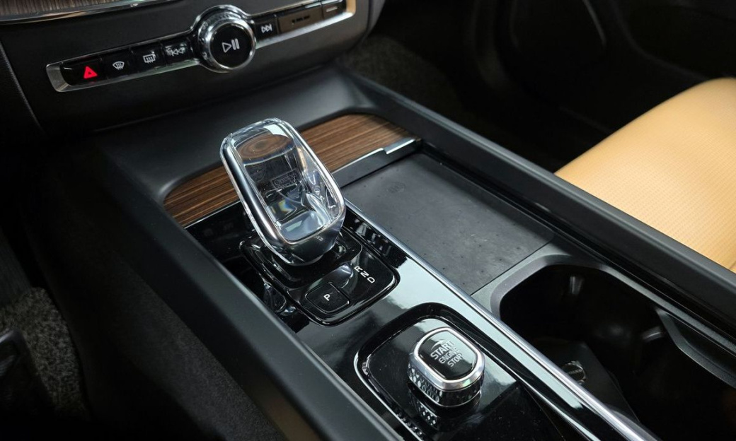 Volvo XC60 B5 Inscription, 2022