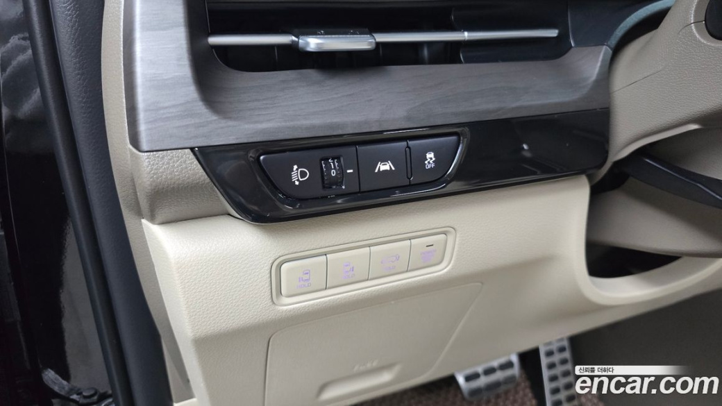 Kia Carnival 9-Seater Signature, 2023