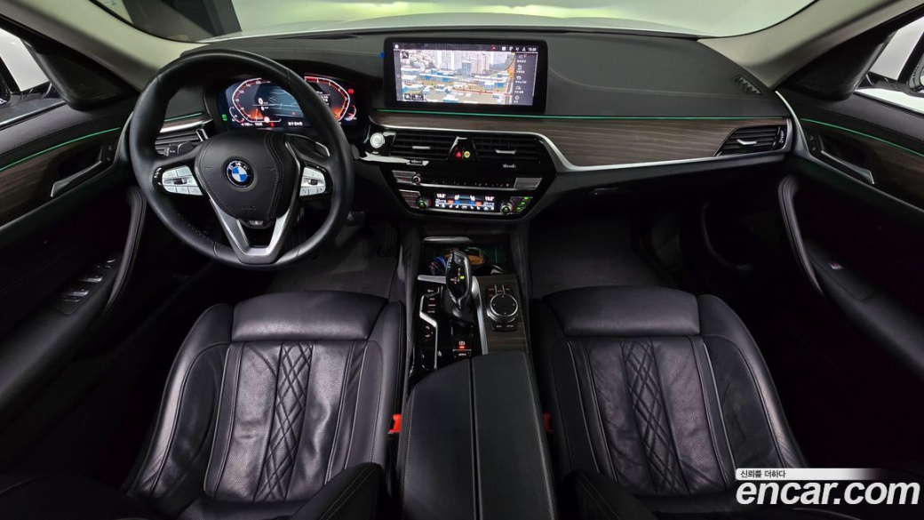 BMW 5-Series 530i xDrive Luxury, 2023