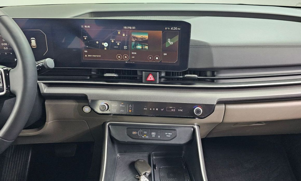 Kia Carnival 9-Seater Prestige, 2025