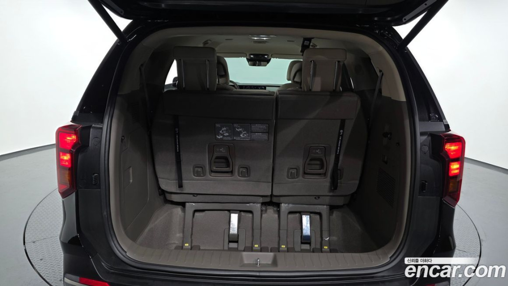 Kia Carnival Gasoline 7-Seater Signature, 2025