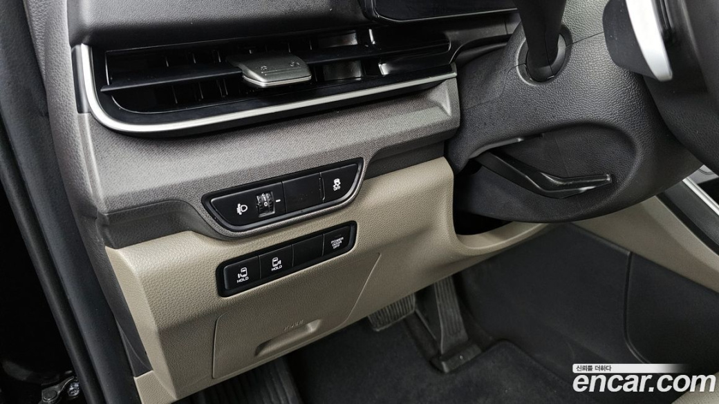 Kia Carnival 9-Seater Prestige, 2024