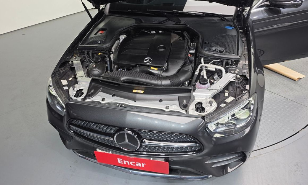 Mercedes-Benz E-Class E350 4MATIC AMG Line, 2022