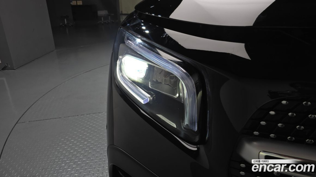 Mercedes-Benz GLB-Class GLB250 4MATIC, 2023