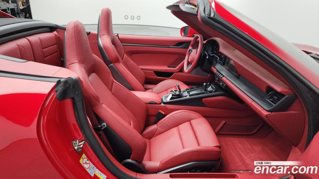 Porsche 911 Carrera GTS Cabriolet, 2025