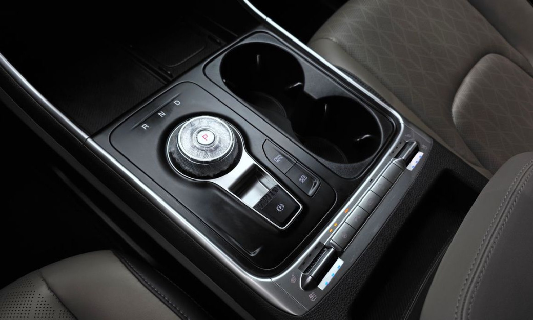 Kia Carnival 9-Seater Prestige, 2025