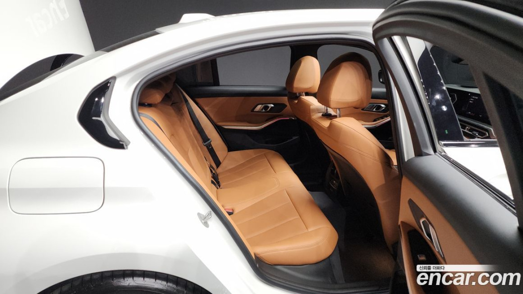 BMW 3-Series 320i M Sport, 2023
