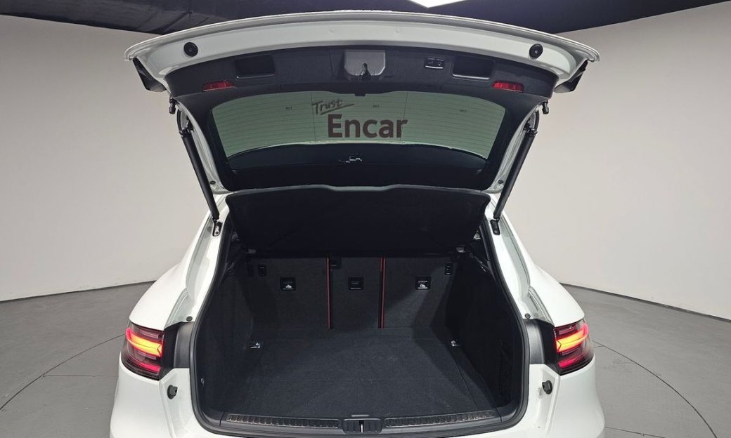 Porsche Macan 2.0, 2021
