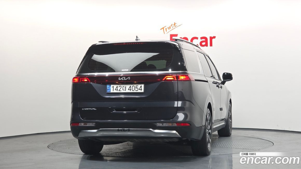 Kia Carnival 7-Seater Signature, 2022