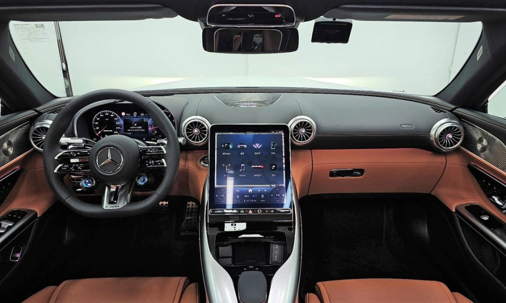 Mercedes-Benz SL-Class AMG SL43, 2025