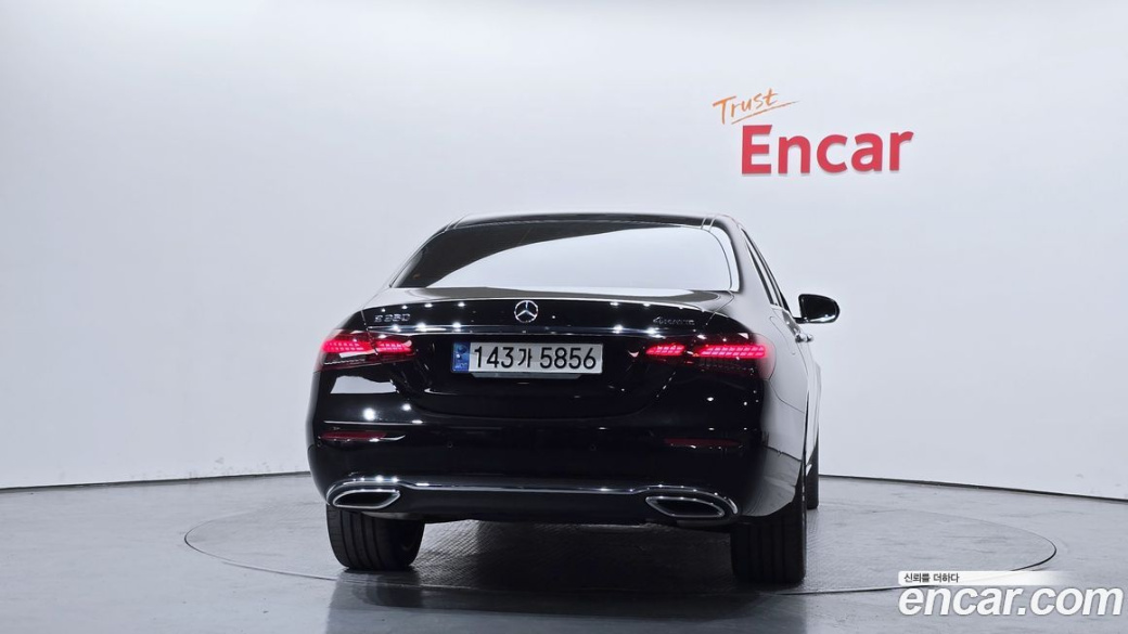 Mercedes-Benz E-Class E350 4MATIC Exclusive, 2023