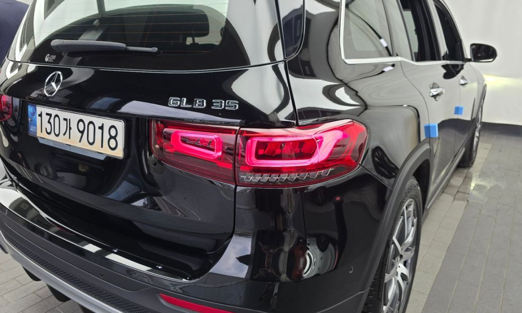 Mercedes-Benz GLB-Class AMG GLB35 4MATIC, 2021