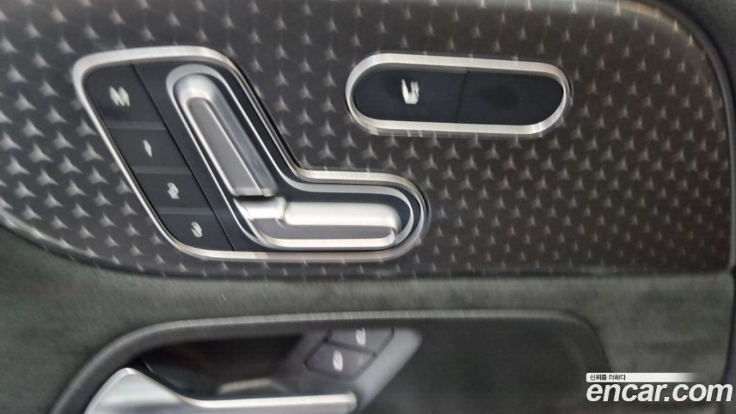Mercedes-Benz GLB-Class GLB250 4MATIC, 2025