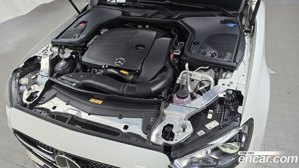 Mercedes-Benz E-Class E350 4MATIC AMG Line, 2022