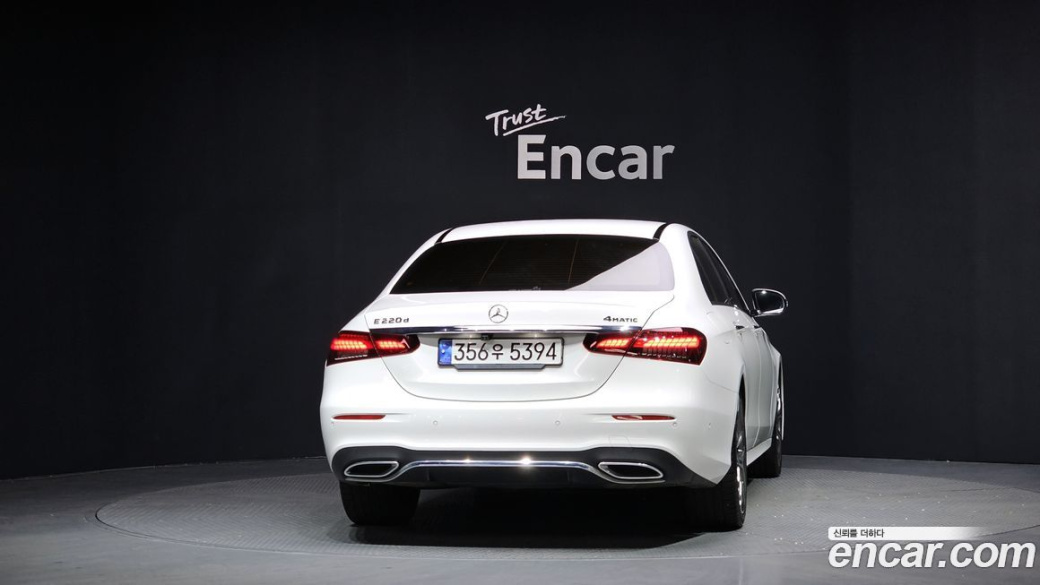 Mercedes-Benz E-Class E220d 4MATIC AMG Line, 2023