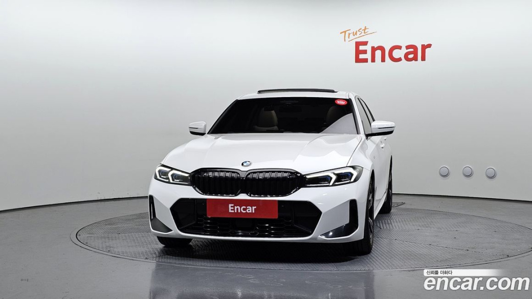 BMW 3-Series 320i M Sport, 2023