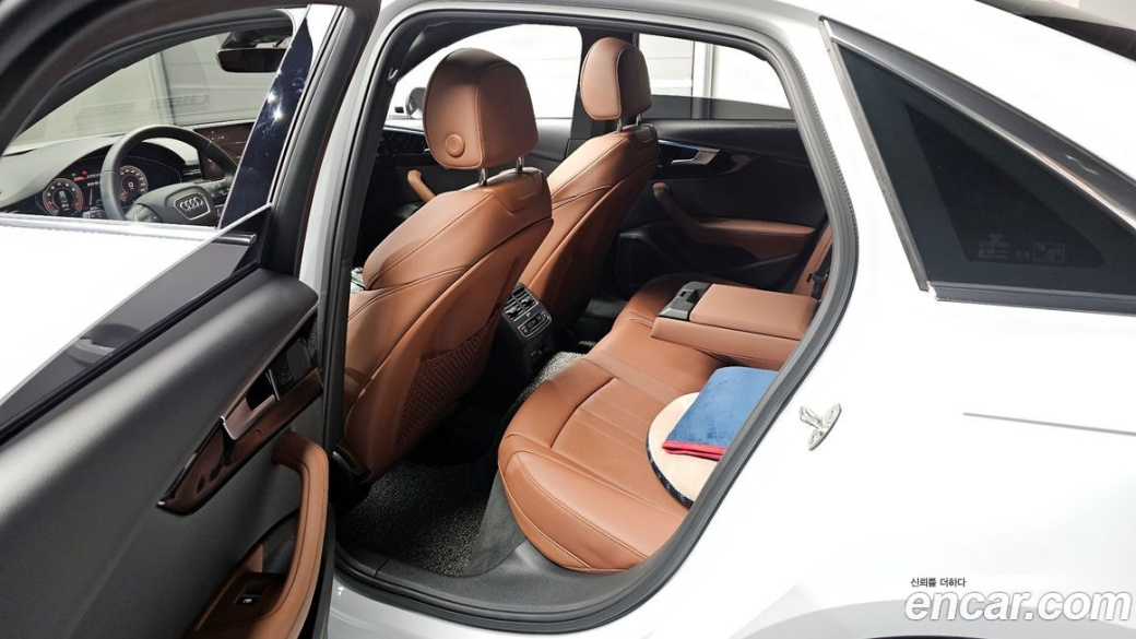 Audi A4 45 TFSI Quattro Premium, 2022