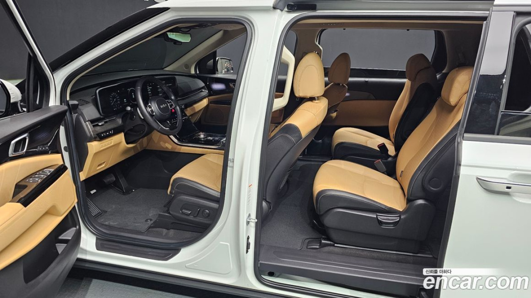 Kia Carnival 9-Seater Signature, 2023