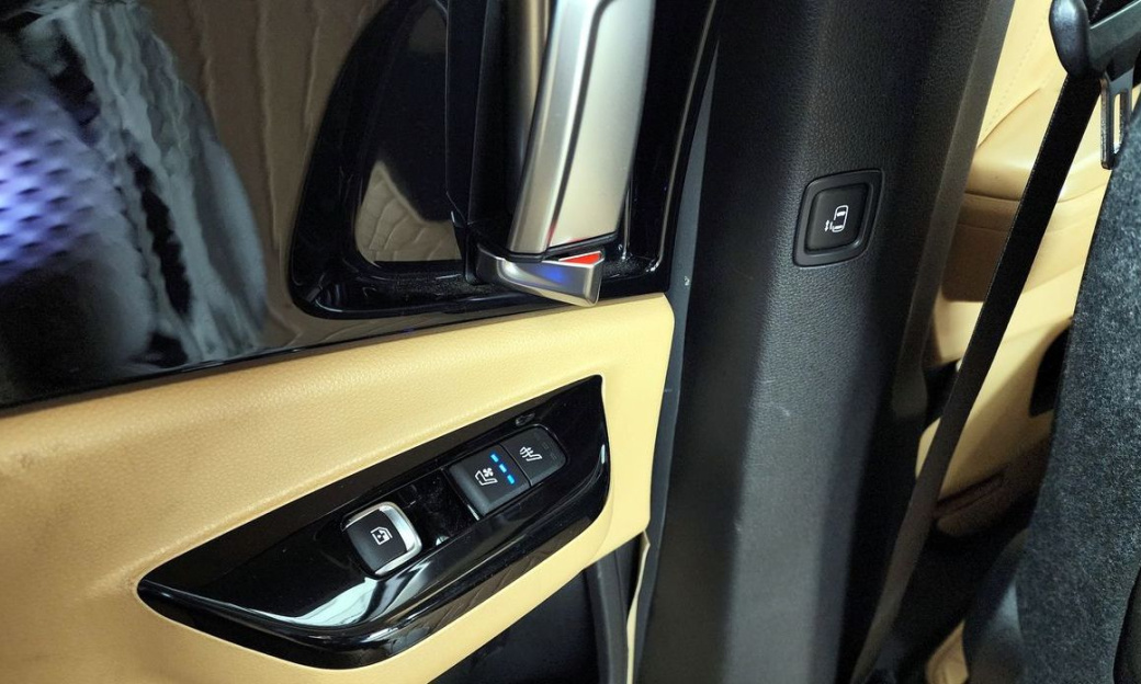 Kia Carnival 7-Seater Signature, 2022