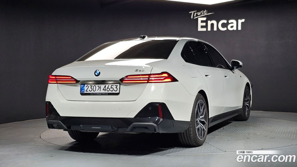 BMW 5-Series 520i M Sport, 2025