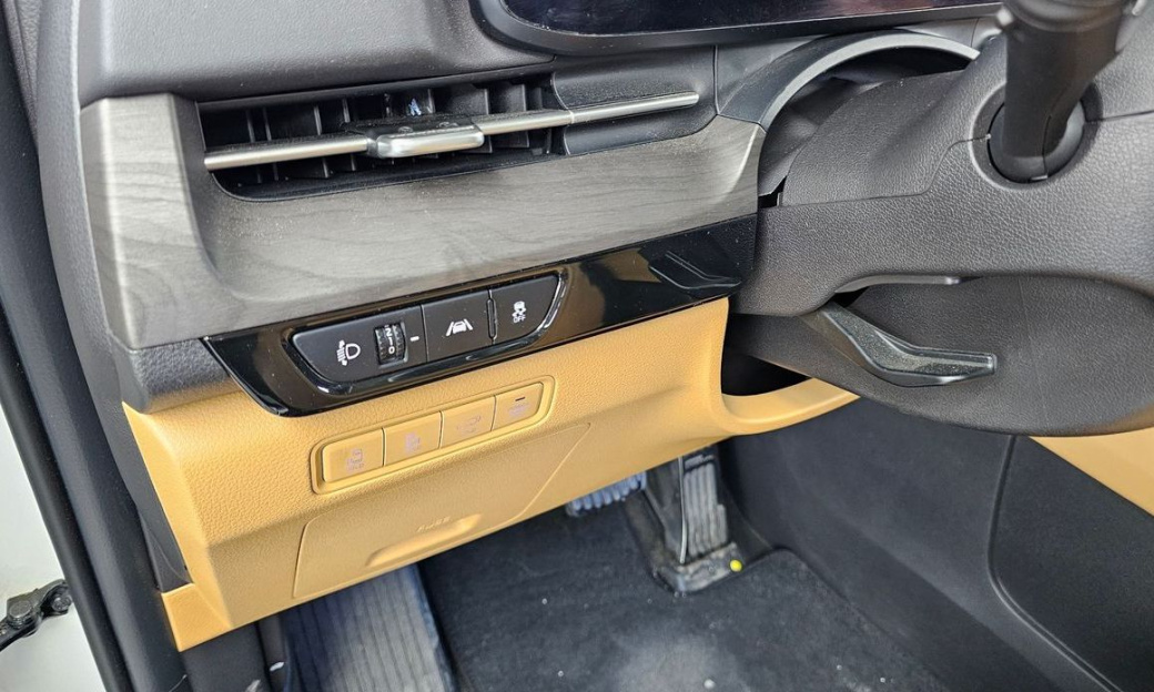 Kia Carnival 7-Seater Signature, 2023