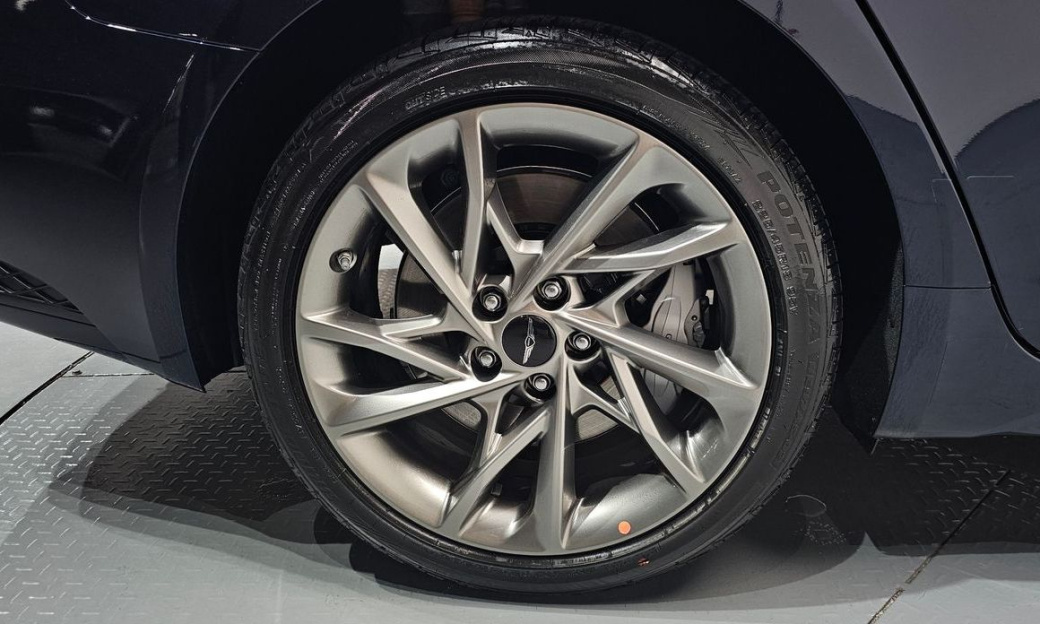 Genesis G70 Gasoline 2.5T 4WD, 2025