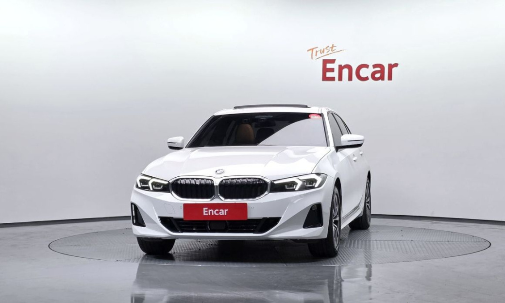 BMW 3-Series 320i, 2024