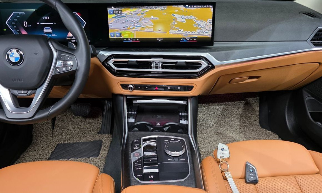 BMW 3-Series 320i, 2023