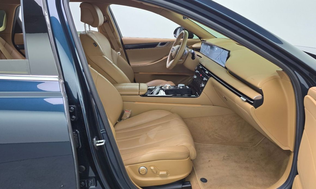 Genesis G80 Gasoline 2.5 Turbo 2WD, 2025
