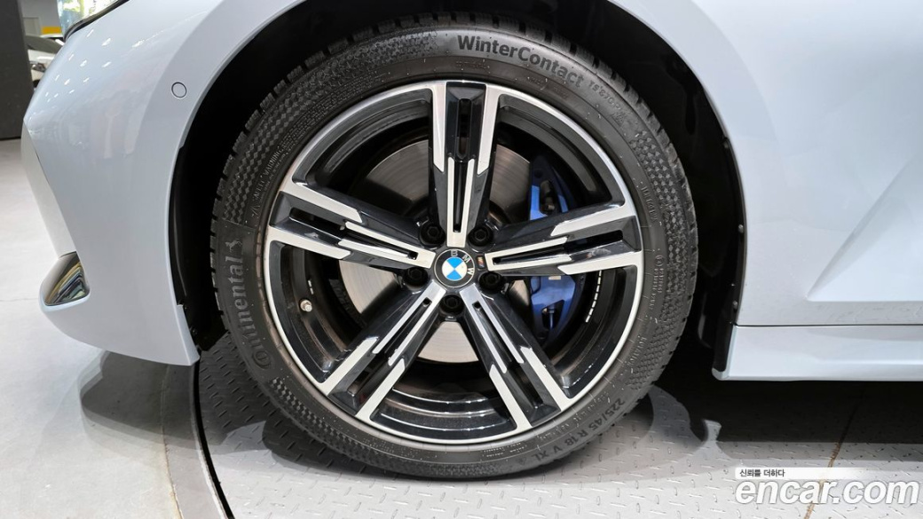 BMW 3-Series 320i M Sport, 2023