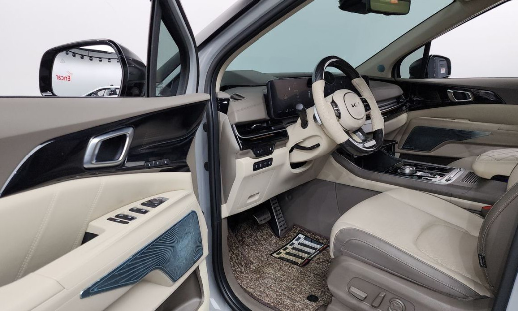 Kia Carnival 9-Seater Gravity, 2025
