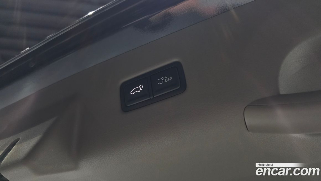 Kia Carnival 9-Seater Signature, 2024