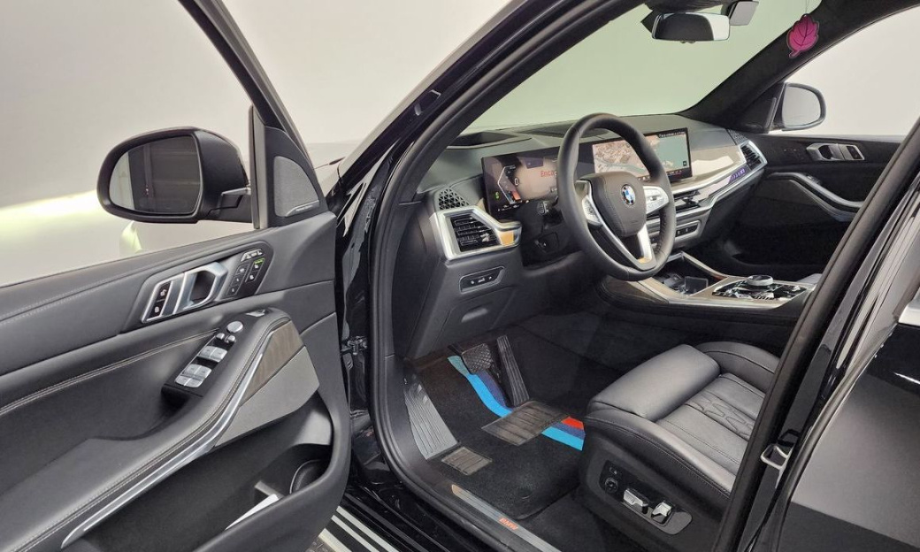 BMW X7 xDrive 40i Design Pure Excellence 7-Seater, 2024