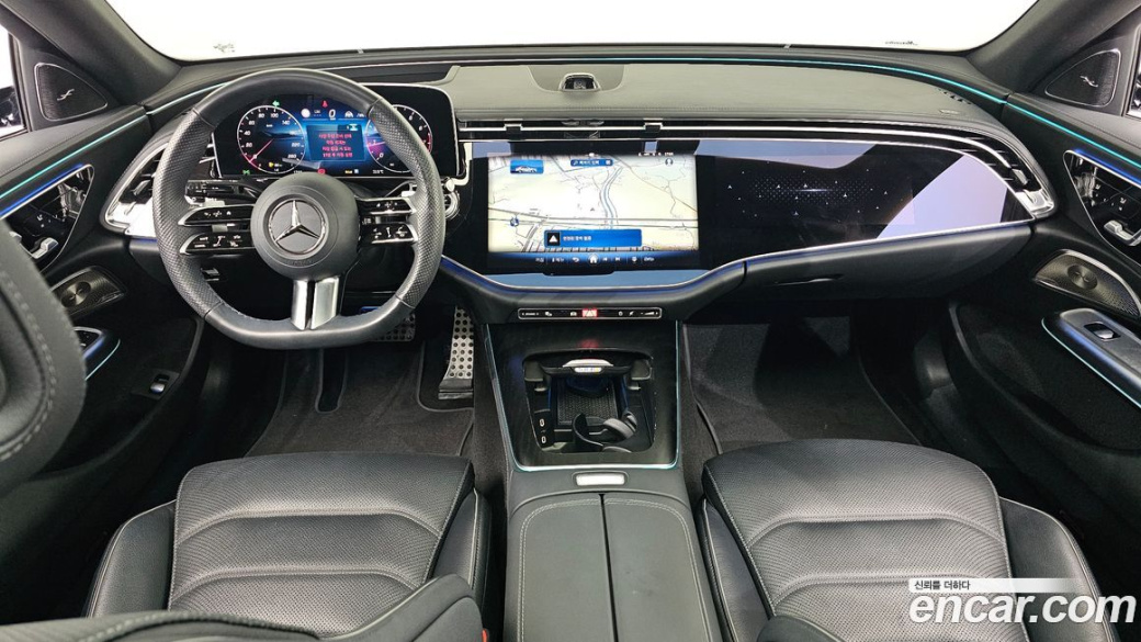 Mercedes-Benz E-Class E300 4MATIC AMG Line, 2024