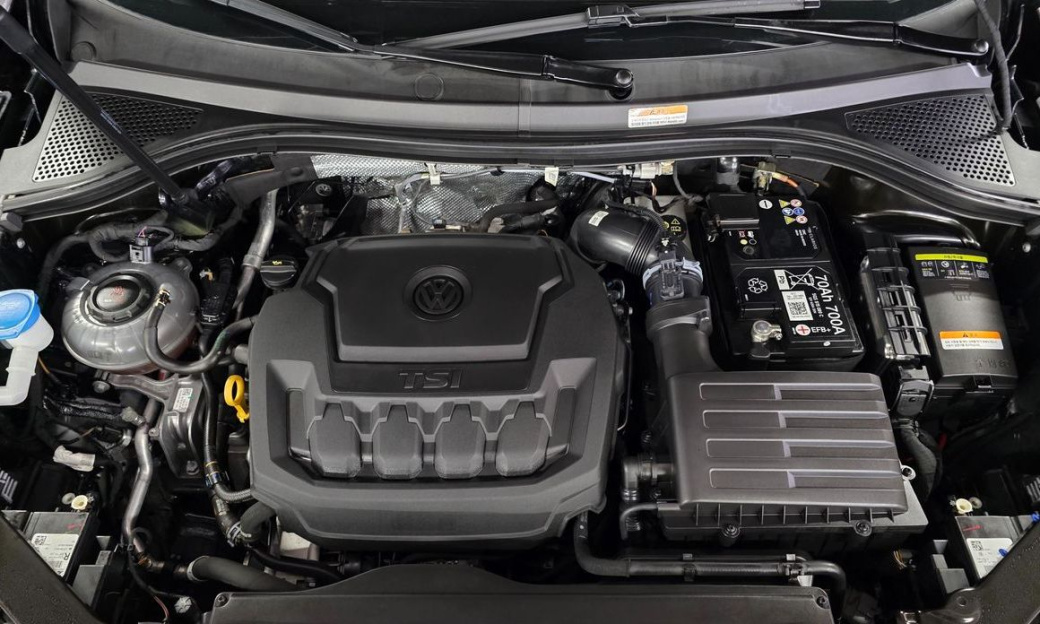 Volkswagen Tiguan 2.0 TSI Prestige, 2024