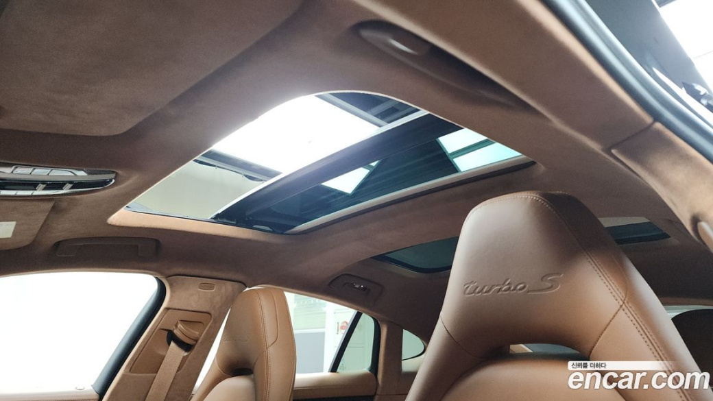 Porsche Panamera 4.0 Turbo S, 2023