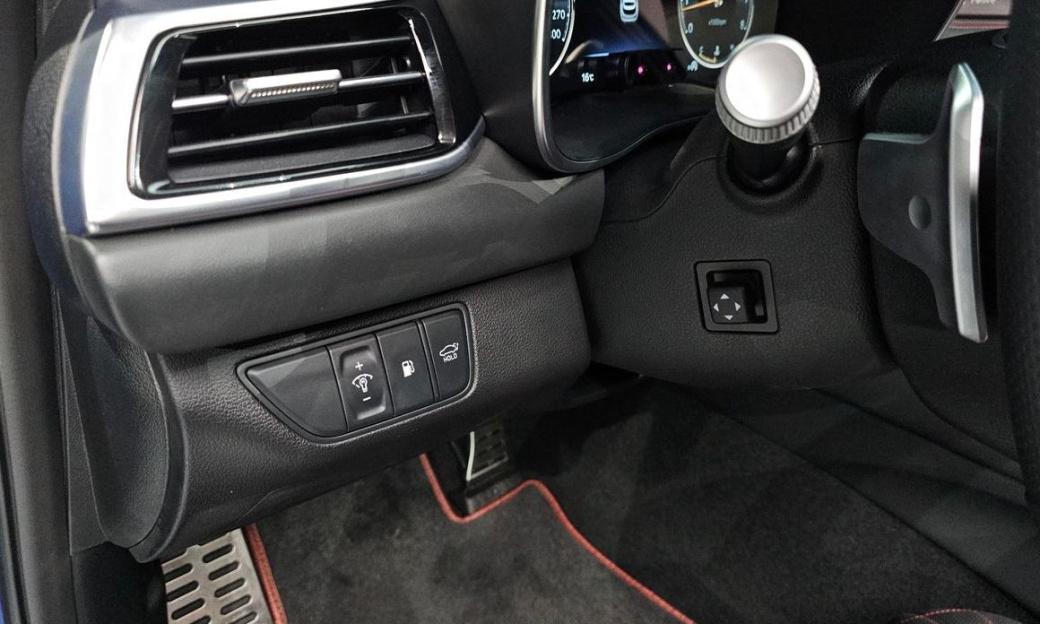 Genesis G70 Gasoline 2.5T 4WD, 2025
