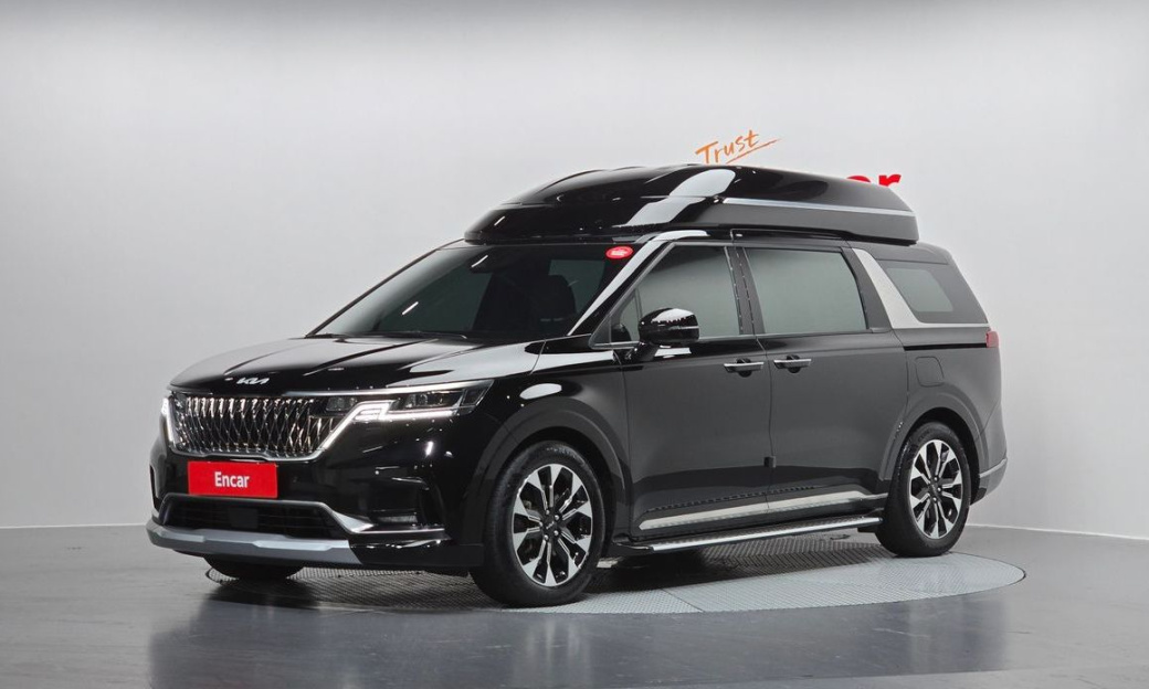 Kia Carnival 9-Seater Hi-Limousine, 2023