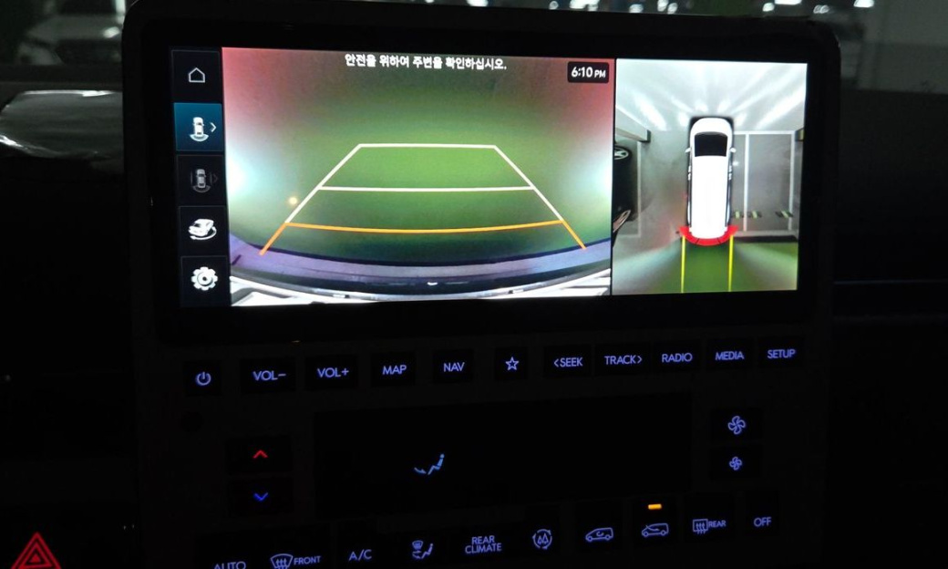 Hyundai Staria 4WD Lounge 7-Seater, 2025