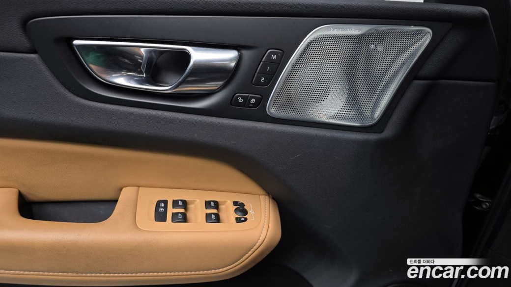 Volvo XC60 B5 Inscription, 2022