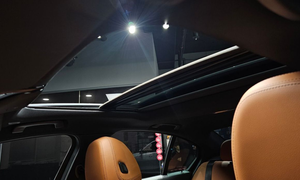 BMW 3-Series 320i M Sport, 2024