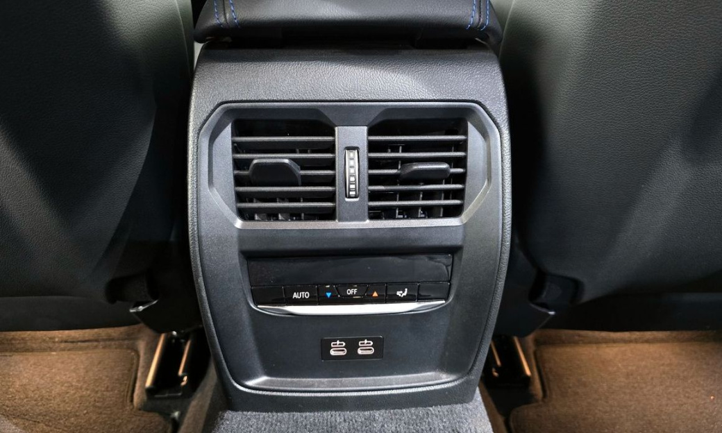 BMW 3-Series M340i Pro, 2024