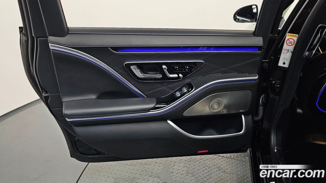 Mercedes-Benz S-Class Maybach S580 4MATIC, 2023