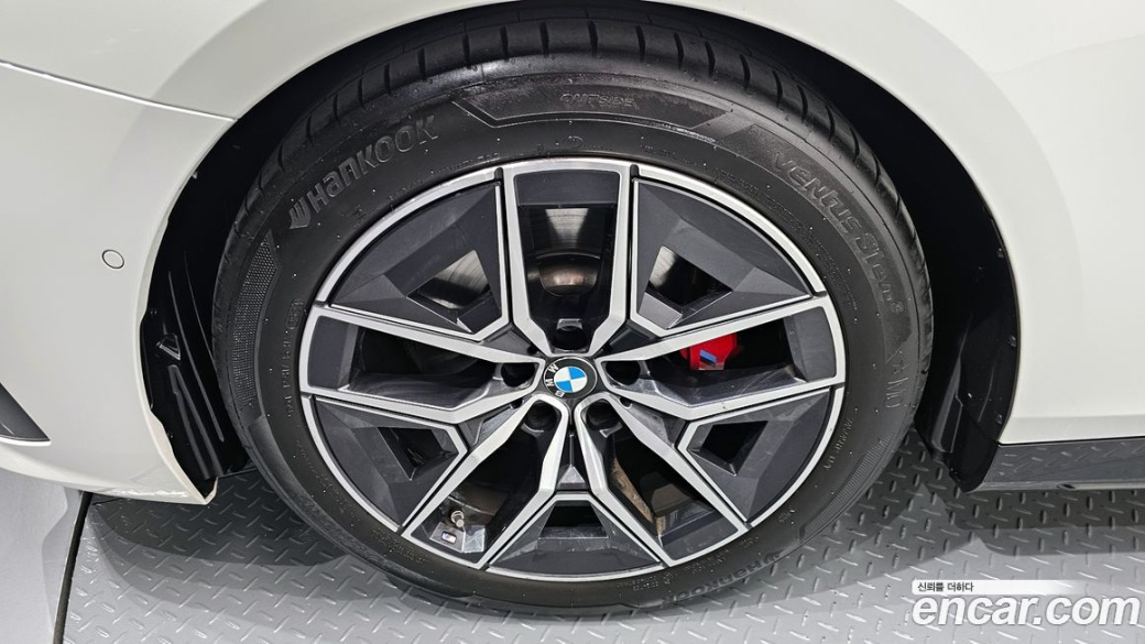 BMW 5-Series 520i Special Edition, 2025