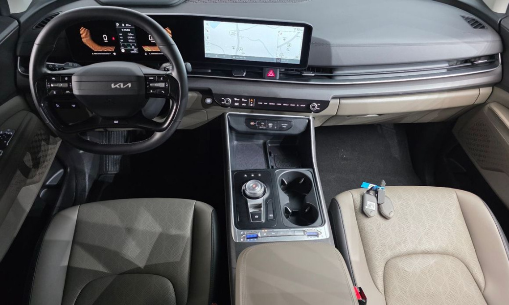 Kia Carnival 9-Seater Prestige, 2025