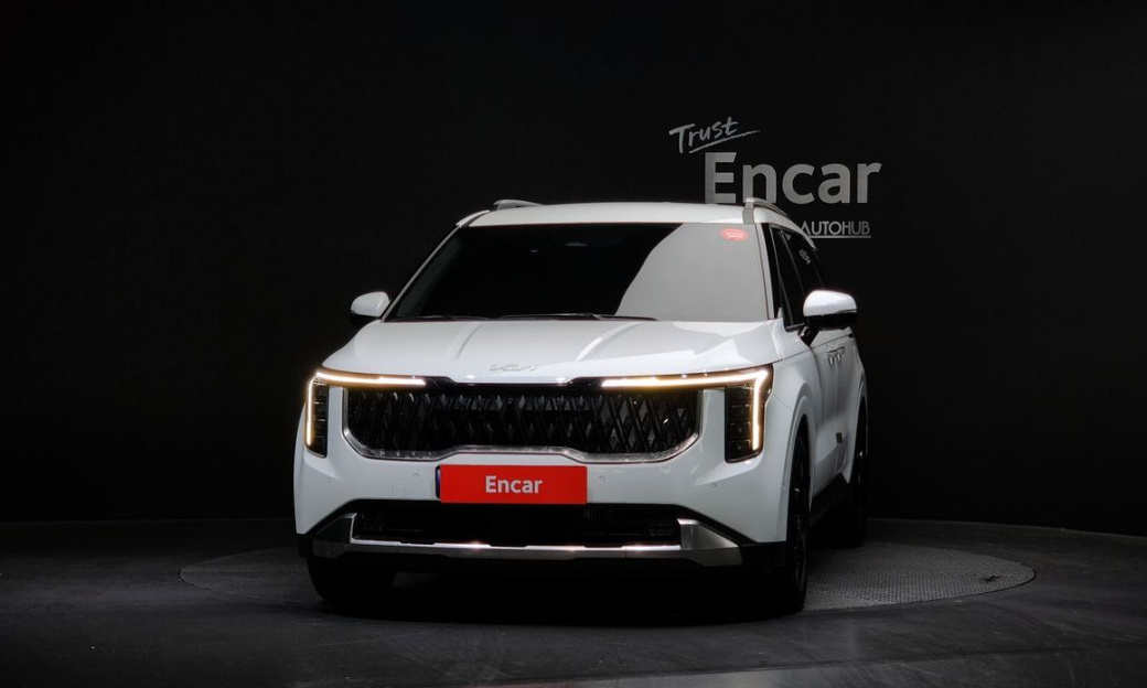 Kia Carnival 9-Seater Signature, 2024