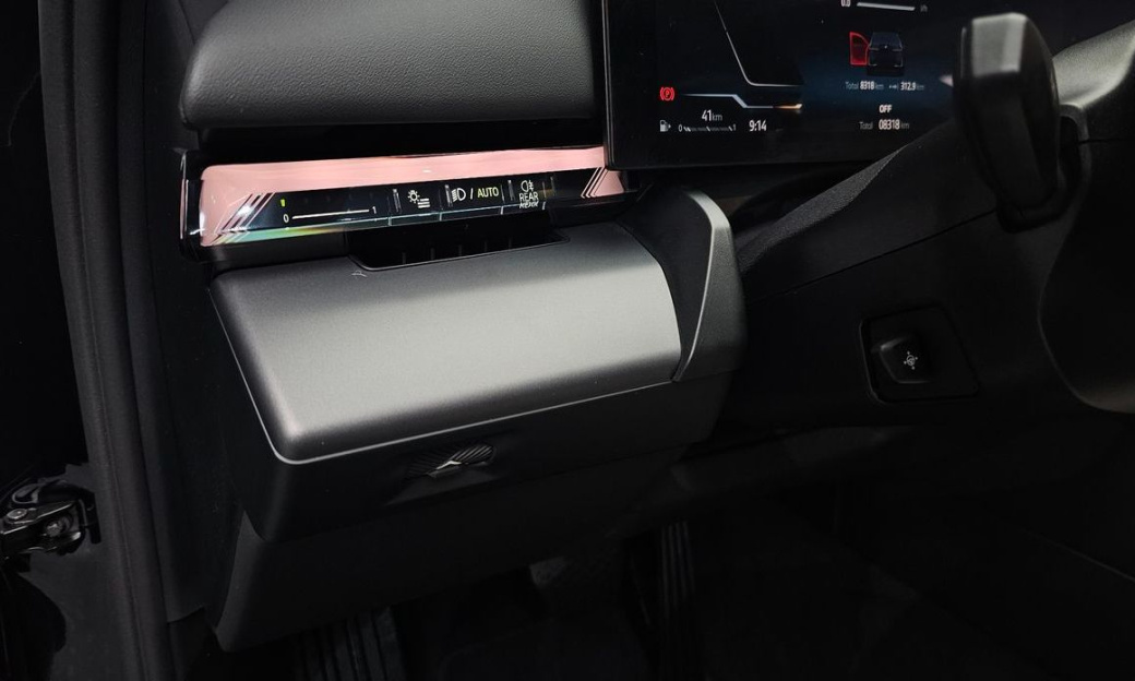 BMW 5-Series 520i, 2025