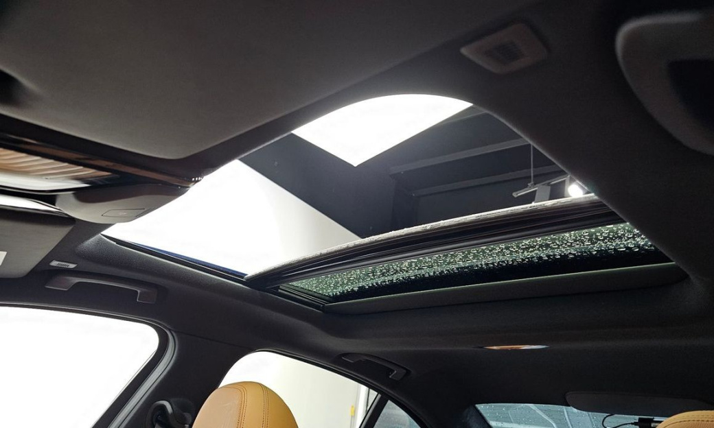 BMW 3-Series 320i M Sport, 2025