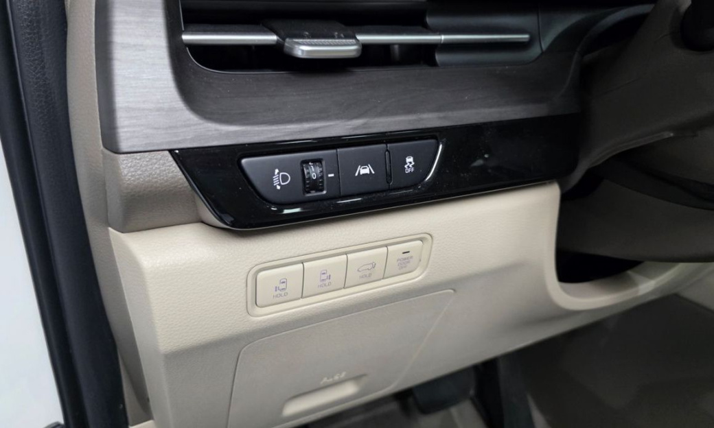 Kia Carnival 7-Seater Signature, 2023