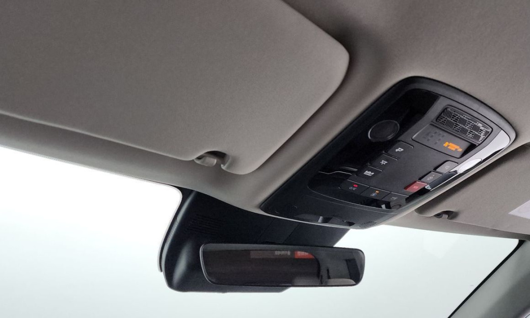 Kia Carnival 9-Seater Signature, 2025